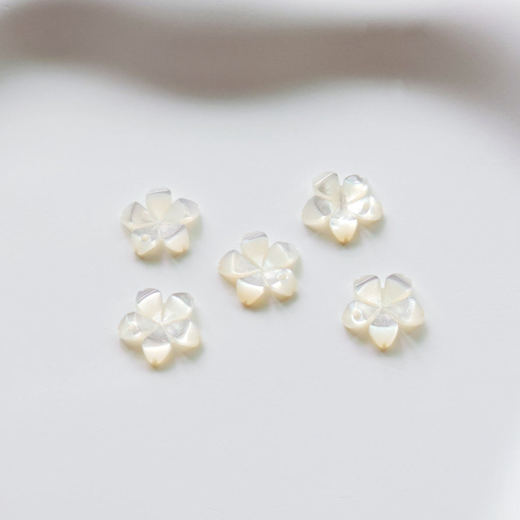 Flowers White Mother-of-Pearl, MOP Shell, Pearl Oyster, Engraved White Nacre, Shell Charm, Mother of Pearl Jewelry Making Findings RY025