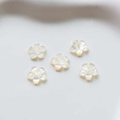 Flowers White Mother-of-Pearl, MOP Shell, Pearl Oyster, Engraved White Nacre, Shell Charm, Mother of Pearl Jewelry Making Findings RY025