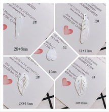 Cargar imagen en el visor de la galería, 10 colgantes de concha en forma de hoja, dijes de concha, accesorios para aretes y bisutería MY086