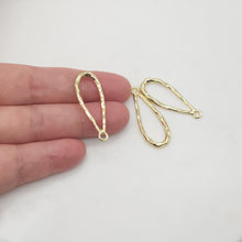 Cargar imagen en el visor de la galería, 10 colgantes irregulares calados, chapados en oro de 14 quilates, colgantes de gota, colgantes para collares, accesorios para bisutería ZZ083