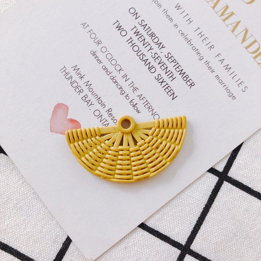 10pcs Fan Shape Pendant, Resin Pendant for Jewelry Making, DIY Beads Finding MY013