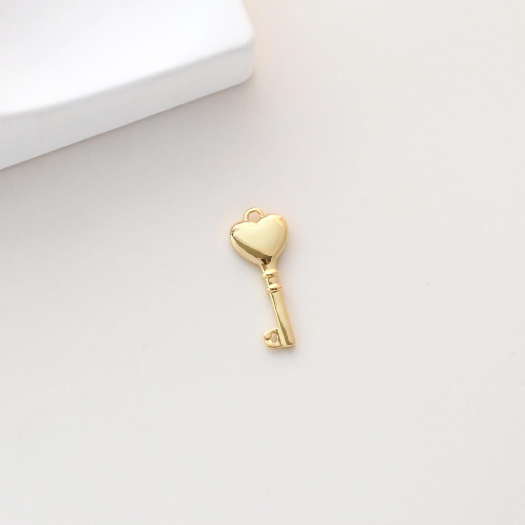 Dainty Love Lock Charm, Heart Key Pendant, 18K Gold Plated Necklace Making Pendant, Love Lock Pendant, Jewelry Findings S1046