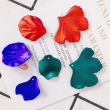 Load image into Gallery viewer, 10pcs Cute Petals Flower Pendant, Resin Pendant for Jewelry Making, DIY Beads Finding MY108