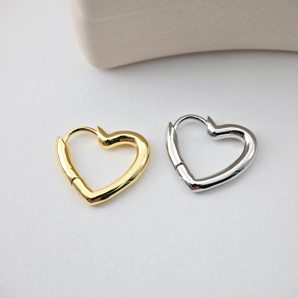 Heart Hoop Earring, Huggie Hoops Earring Finding, Heart Ear Hoops, 17.8mm, 18k Gold/Silver hoop earrings S1236