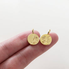 Load image into Gallery viewer, Flower Charm On Round Shape, 18K Gold/Silver Plated, Flower Pendant, Necklace Earring Making Charms, 18mm, Jewelry Findings JH022