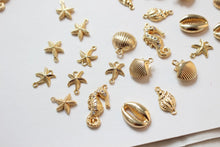 Load image into Gallery viewer, Gold Seashell Charm, Marine Life Pendant, Starfish, Seahorses, 18k Gold Plated Brass, Bracelet Making, Jewelry Findings GZ424