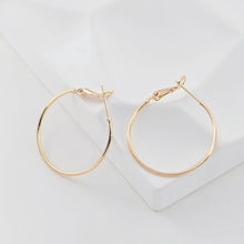 Load image into Gallery viewer, 10PCS 18K Gold Plated Round Hoop Earring, Huggie Hoops Earring Parts, Spring Ear Hoops, 30mm, hoop earrings Z102