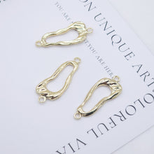 Cargar imagen en el visor de la galería, 10 colgantes irregulares calados, chapados en oro de 14 quilates, colgantes de gota, colgantes para collares, accesorios para bisutería ZZ083