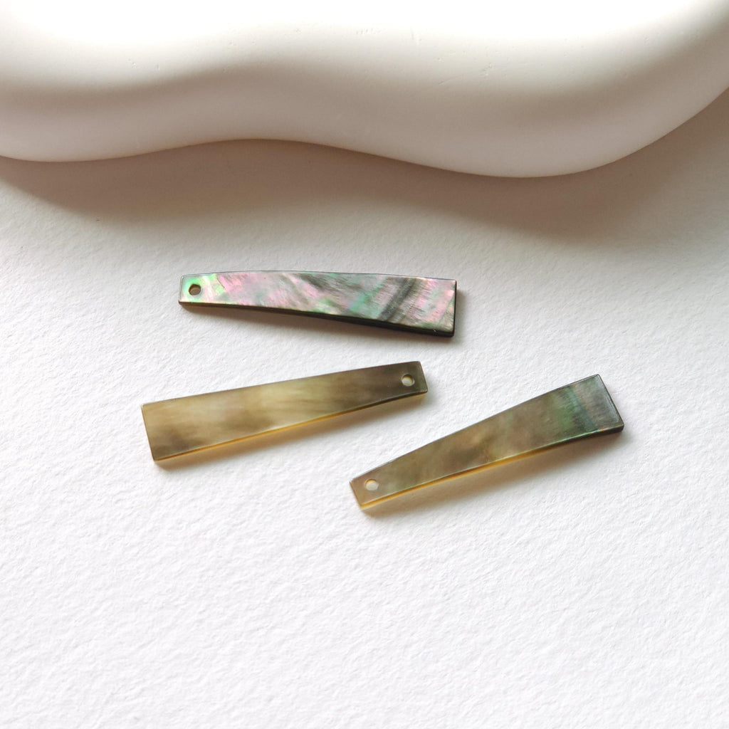 Rectangular Black Mother-of-Pearl, MOP Shell Pendant, Engraved Black Nacre, Shell Charm, Rectangular Shell Jewelry Making Findings RY040