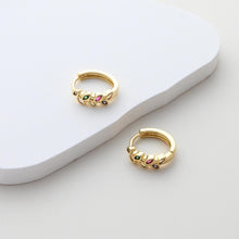 Cargar imagen en el visor de la galería, Aro de oreja con hoja arcoíris de circonita cúbica, aro huggie chapado en oro, cierre de palanca, accesorios para pendientes DIY, materiales para pendientes hechos a mano D0532-D0543