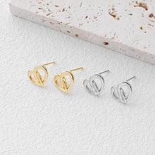 تحميل الصورة إلى عارض المعرض، قرط على شكل قلب غير منتظم، ذهب/فضة عيار 18 قيراط، قرط من الفضة الإسترليني S925 خالٍ من النيكل، قرط على شكل قلب D0363