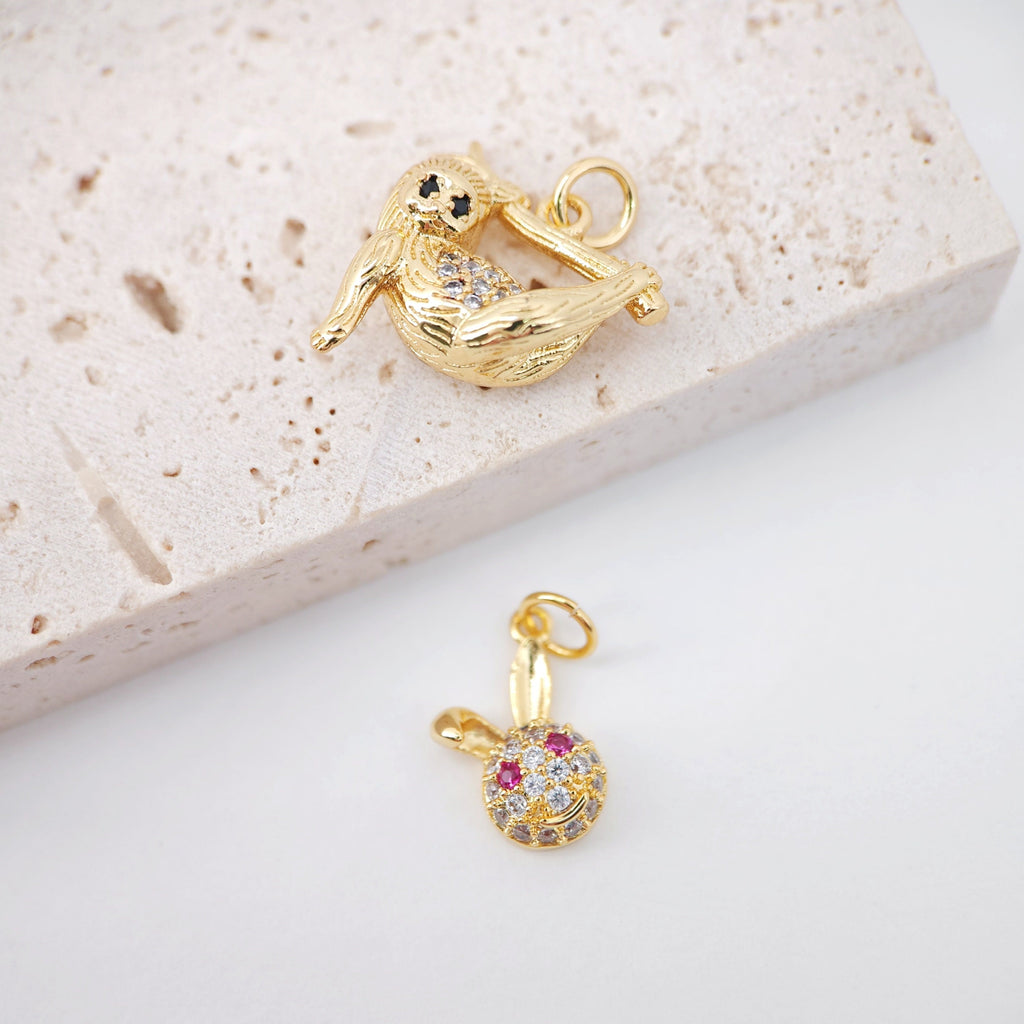Sloth Charm, 18K Gold Plated Sloth Pendant, 16.4mm, 3D Sloth Animal Necklace Charm, Jewelry Findings S358