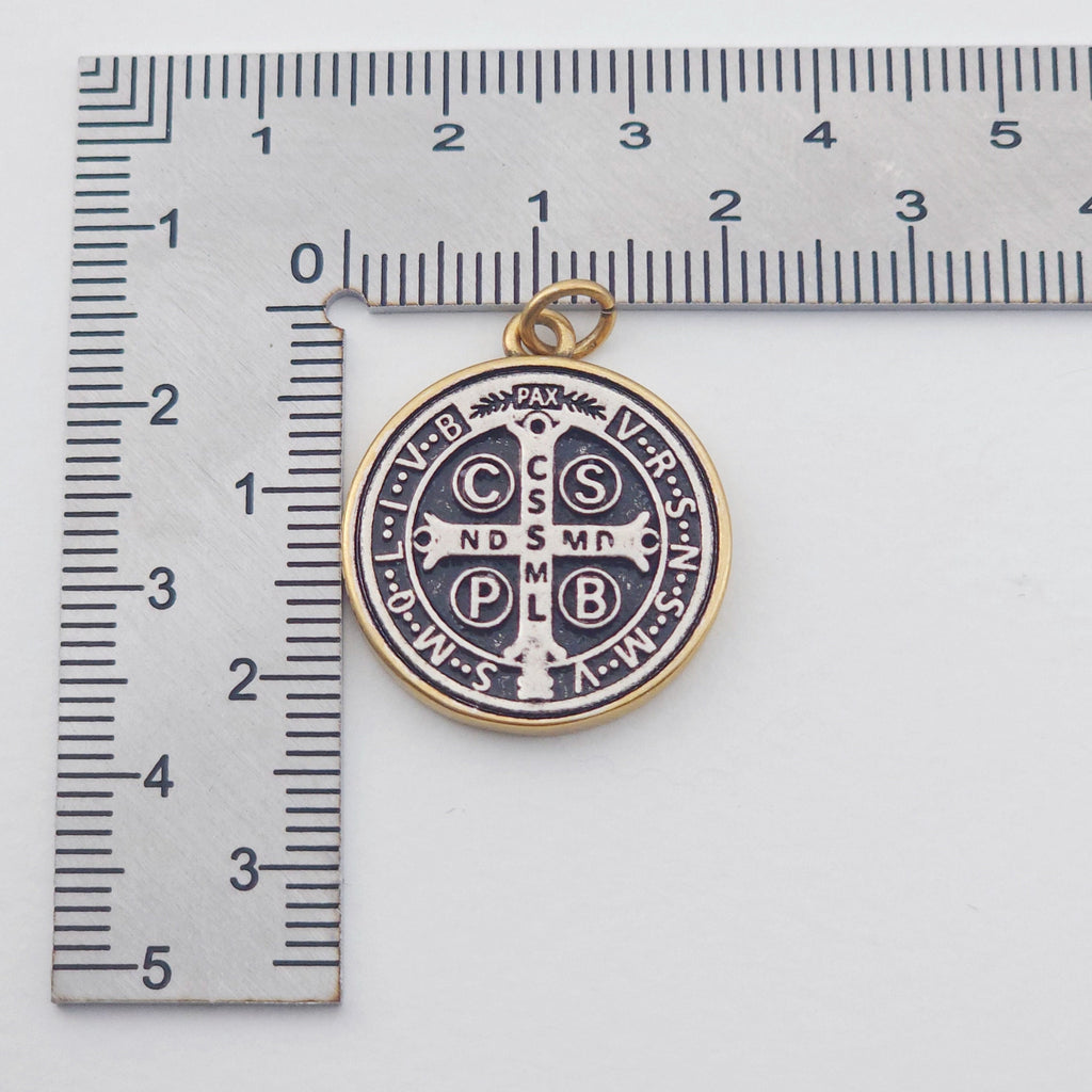 Antique Silver Portrait Pendant, Round Charm, Oval Charm, Necklace Making Charm, Jewelry Findings S1148