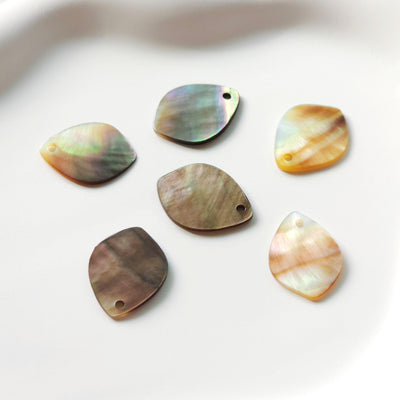 Leaf Shape Black Mother-of-Pearl, MOP Shell Pendant, Engraved Black Nacre, Shell Charm, Shell Jewelry Making Findings RY044