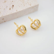 Cargar imagen en el visor de la galería, 2 dijes ovalados flotantes con interior cúbico transparente, colgante ovalado 3D chapado en oro de 18 quilates, accesorios de joyería S756