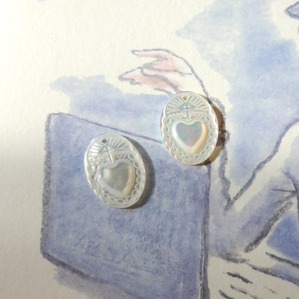 Heart White Mother-of-Pearl, MOP Shell Pendant, Engraved White Nacre, Shell Charm, Oval Shell Jewelry Making Findings RY035