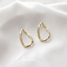 Load image into Gallery viewer, 10pcs Irregular Openwork Pendant, Niche Style Charm, 18K Gold Plated Charm, Necklace Pendant GZ281