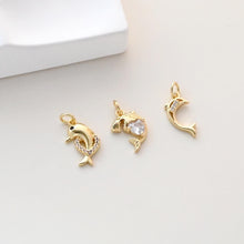 Cargar imagen en el visor de la galería, Dijes de delfín, dijes de vida marina bañados en oro de 18 quilates, pavé de circonitas, colgante de vida marina, dije para hacer collares, accesorios de joyería S1324