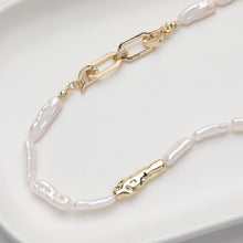 Load image into Gallery viewer, Irregular Link Connector, Link Chain Connector, 14K Gold Plated, Neckalce Bracelet Making Pendant, Jewelry Supply Finding GZ526