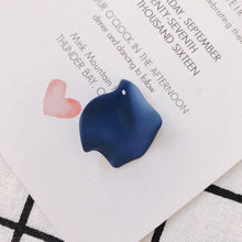 Load image into Gallery viewer, 10pcs Cute Petals Flower Pendant, Resin Pendant for Jewelry Making, DIY Beads Finding MY006