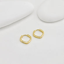 Load image into Gallery viewer, Geometric Rhombus Hoop, Minimalist Everyday Earrings, 15mm, 18K Gold Plated Leverback Earrings, Huggie Hoops Earring D0540