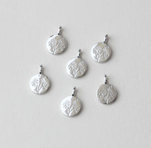 Load image into Gallery viewer, Flower Charm On Round Shape, 18K Gold/Silver Plated, Flower Pendant, Necklace Earring Making Charms, 18mm, Jewelry Findings JH022