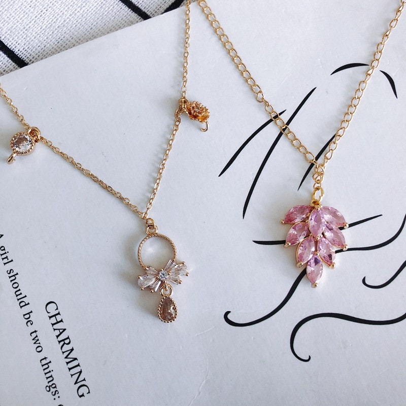 2pcs Big Size CZ Pave Leaf Charm, Cubic Zircon Leaf Pendant, CZ Earring Charms,  Gold Plated  Earring Charms, Jewelry Findings HL041-f268