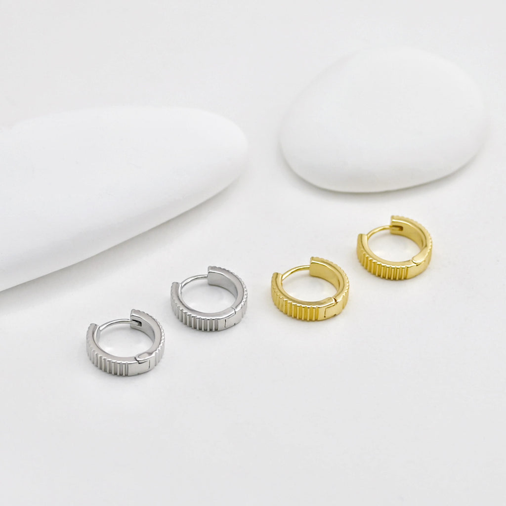 Pleated Ear Hoops, Round Hoops, 15mm, 18K Gold Plated Leverback Earrings, Huggie Hoops Earring D0544