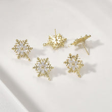 تحميل الصورة إلى عارض المعرض، قرط ندفة ثلج عيد الميلاد مع حلقات، أقراط فضة عيار 925 خالية من النيكل، مرصعة بحجر الزركونيا المكعب، نتائج قرط مضادة للحساسية YL004-CX099