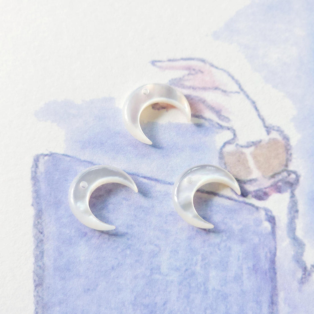 Moon Shape White Mother-of-Pearl, MOP Shell Pendant, 3D White Nacre, Ox Horn Shell Charm, Shell Jewelry Making Findings RY052