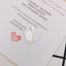 Load image into Gallery viewer, White Acrylic Flower Pendant, Acrylic Petals, Imitation Shells, Acrylic Drop Charm for Jewelry Making, DIY Beads Finding MY117