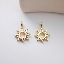 Load image into Gallery viewer, Gold Sun Charm, Sun With Rays Pendant, 18K Gold Plated, Necklace Making Charm, Jewelry Findings S1173