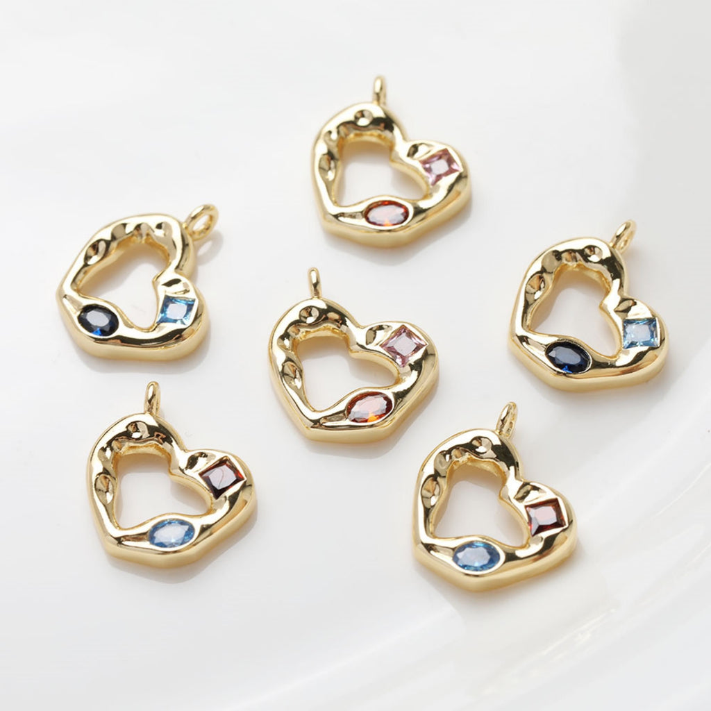 Colgante de circonitas cúbicas de colores, ovalado irregular, con forma de corazón, calado, chapado en oro de 18 quilates, GZ382