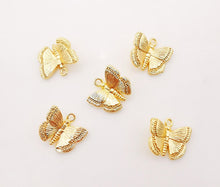 Cargar imagen en el visor de la galería, 4 piezas de dijes de mariposa dorados a granel, delicado colgante de mariposa chapado en oro, 10 x 10 mm, para hacer collares, pulseras y pendientes Z010