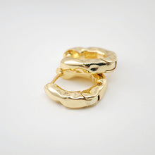 Load image into Gallery viewer, Gold Hammered Ear Hoops, 18mm, 18K Gold Plated Leverback Earrings, Huggie Hoops Earring S1106-D