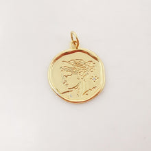 Load image into Gallery viewer, Gold Beauty Charm, 18K Gold Plated Round Pendant, 25mm, Necklace Making Charm, Jewelry Findings Round S1015