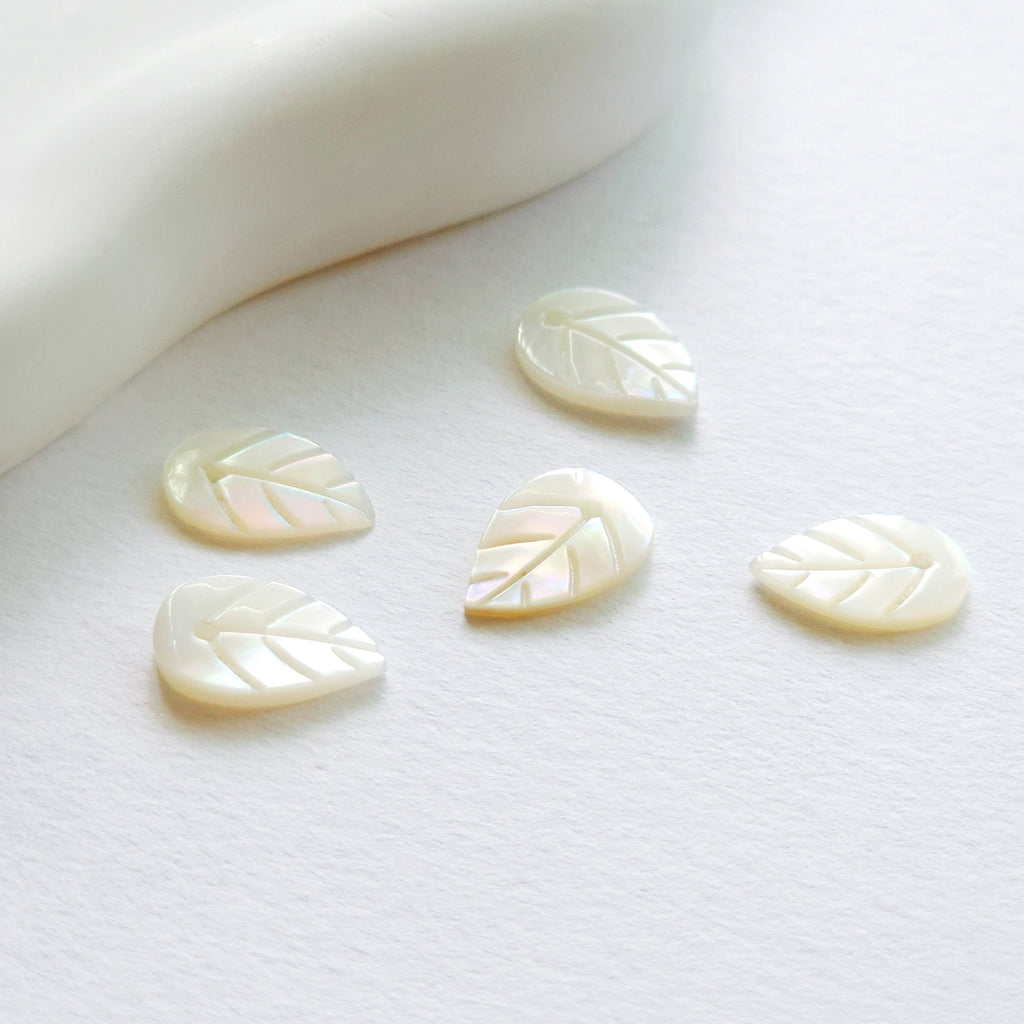 Leaf Shape White Mother-of-Pearl, MOP Shell Pendant, White Nacre, Shell Charm, Mother of Pearl Jewelry Making Findings RY001