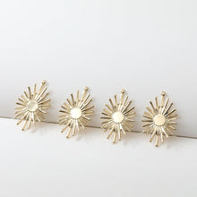 Cargar imagen en el visor de la galería, 10 colgantes de sol con forma de rayo de sol, chapados en oro de 14 quilates y plata, de 34 mm, para hacer collares, accesorios de joyería ZZ101