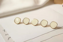 Cargar imagen en el visor de la galería, Poste cuadrado de esmalte, broche de plata S925, pendientes de oro de 14 quilates sin níquel, 15 mm, forma irregular con aro BB082