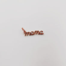 Cargar imagen en el visor de la galería, 2 dijes delicados de mamá de 17 x 3 mm, dijes de oro de 18 quilates con pavé cúbico para collares, pulseras y pendientes, accesorios para hacer joyas para el Día de la Madre S019
