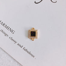 Cargar imagen en el visor de la galería, 10 conectores cuadrados de resina con colgante de lámina dorada, pavé de circonitas cúbicas, para pulsera y collar, chapado en oro de 14 quilates, accesorios de joyería MY055-F002