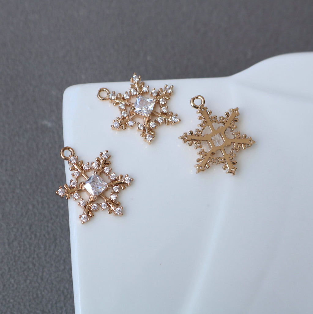 Snowflake Charm, Cubic Zircon Crystal Snowflake Pendant, CZ Earring Charms,  Real Gold Plated  Earring Charms, Jewelry Findings HL001-F057
