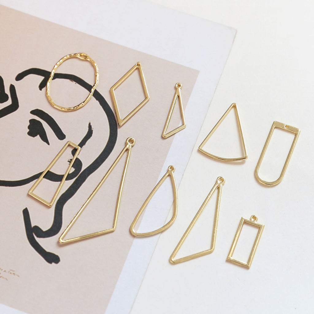 10 colgantes calados con aro, triángulo, diamante, rectangular, chapado en oro de 18 quilates, BY017