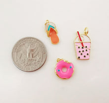 Cargar imagen en el visor de la galería, Dije de zapatilla de esmalte, dije de verano, donas, té de burbujas, colgante chapado en oro de 18 quilates, dije para hacer collares, accesorios de joyería S1013