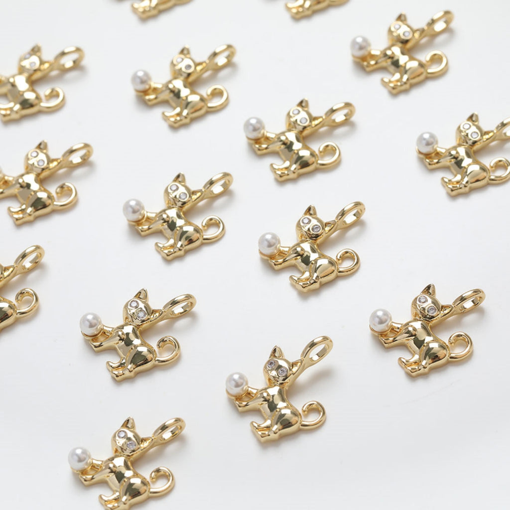 Dainty Pearl Kitty Charm, CZ Pave Cat Pendant, 3D Pendant, 18K Gold Plated, Necklace Pendant Findings S20391