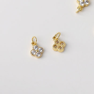 10 pequeños dijes de flores cúbicas, chapados en oro de 18 quilates, para collares y pendientes, 6 x 8,5 mm, accesorios de joyería S20494