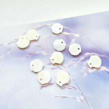 Load image into Gallery viewer, 10pcs Small Leaf Shape White Mother-of-Pearl, MOP Shell Pendant, White Nacre, Shell Charm, Mother of Pearl Jewelry Making Findings RY059