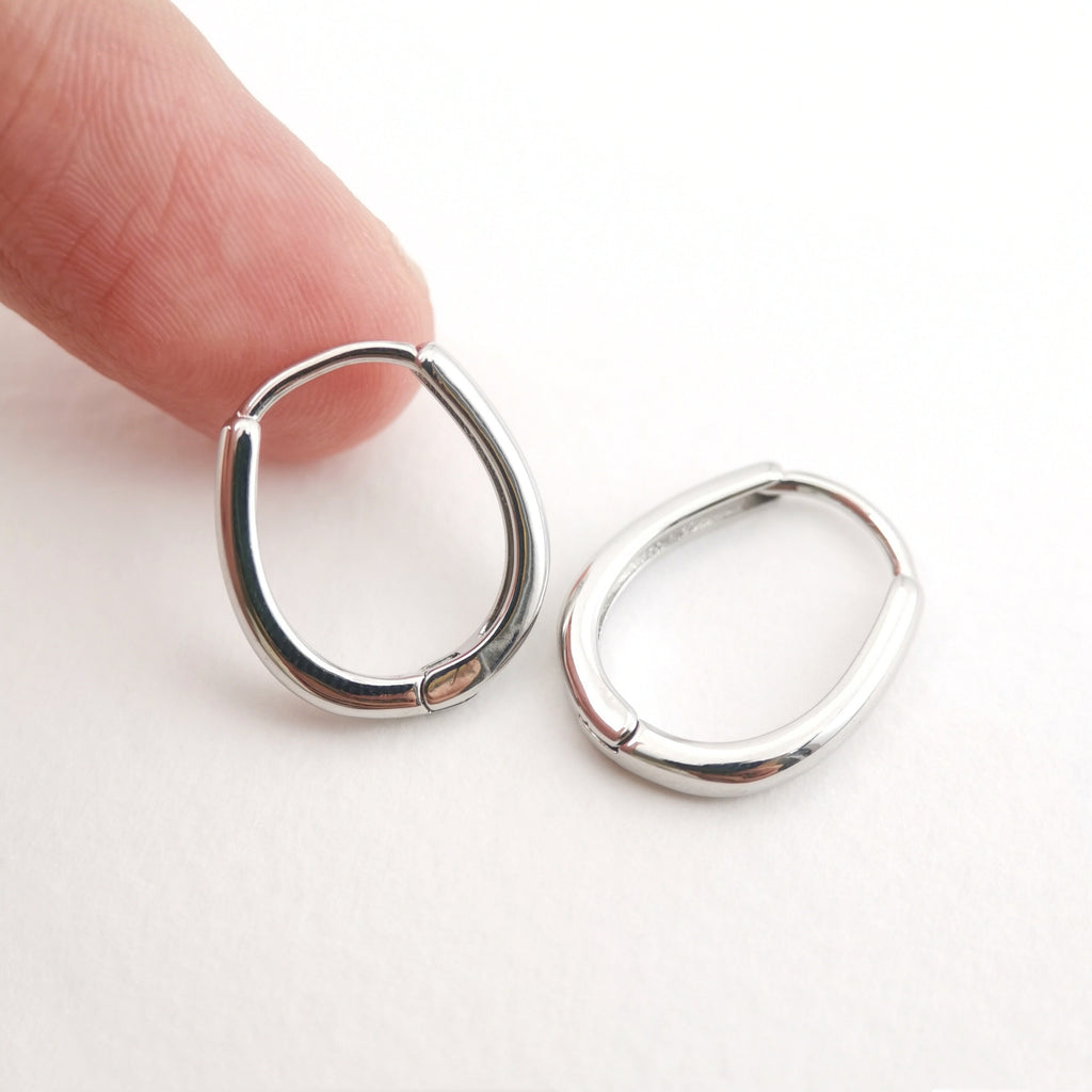 Gold U Shape Hoop Earring, 16*18.7mm, 18K Gold Plated Leverback Earrings, Huggie Hoops Earring D0118