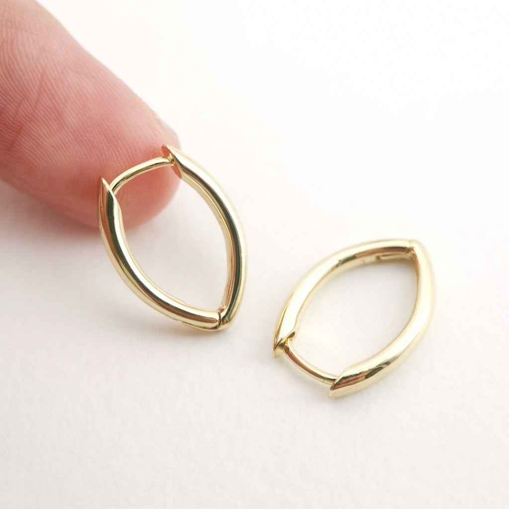 Gold Drop Shape Hoop Earring, 17*12mm, 18K Gold Plated Leverback Earrings, Huggie Hoops Earring D0127