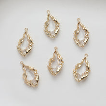 تحميل الصورة إلى عارض المعرض، قرط غير منتظم مرصع بأحجار الزركونيا المكعبة مع حلقات، مطلي بالذهب/الفضة عيار 14 قيراطًا، دبوس فضة S925 خالٍ من النيكل، أداة تحديد القرط المضادة للحساسية GE102